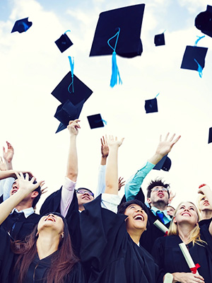 إعلان بخصوص منح جامعيّة في الماجستير 2025-2026